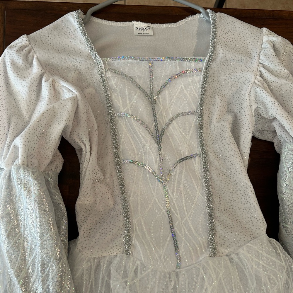 Child’s size large witch costume.